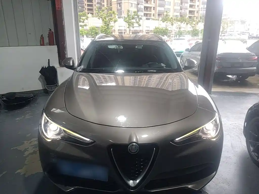 Alfa Romeo Stelvio — миниатюра 3