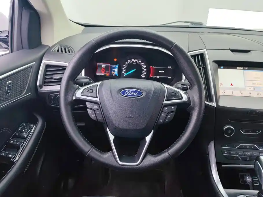 Ford Edge — миниатюра 15
