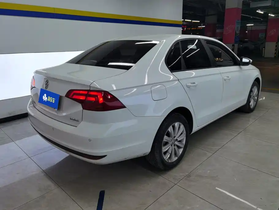 Volkswagen Bora — миниатюра 3