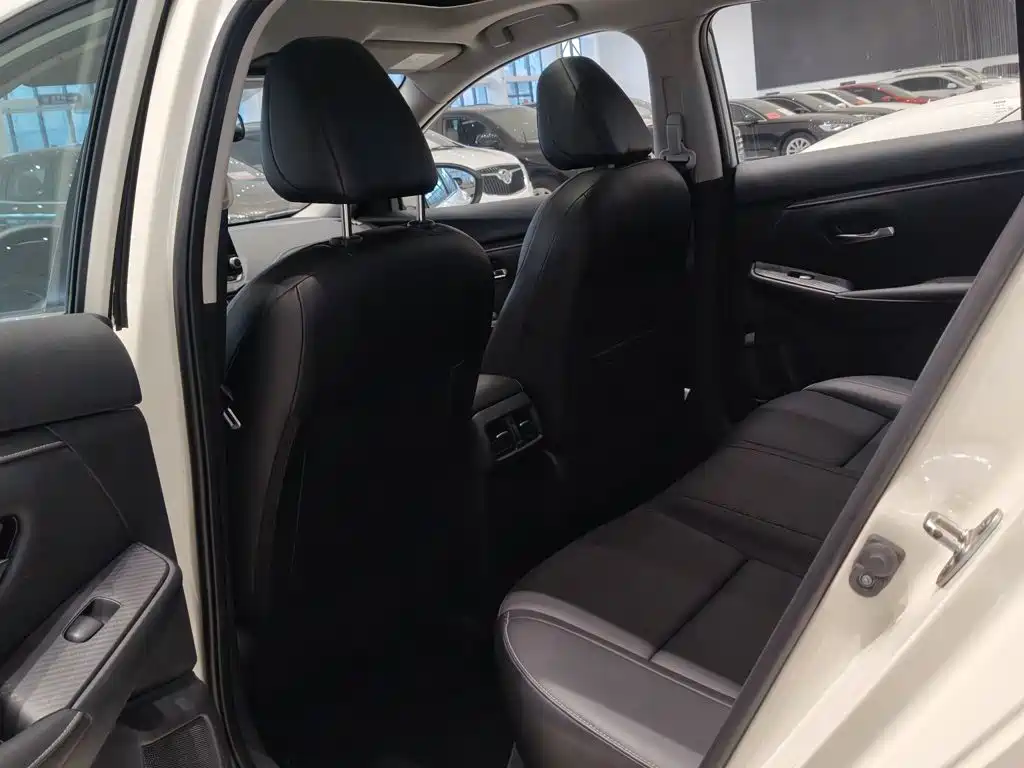 Nissan Sylphy — миниатюра 10