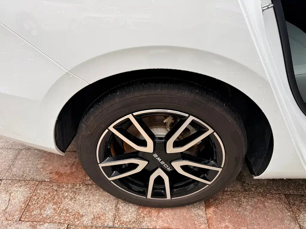 Roewe D6 — миниатюра 17