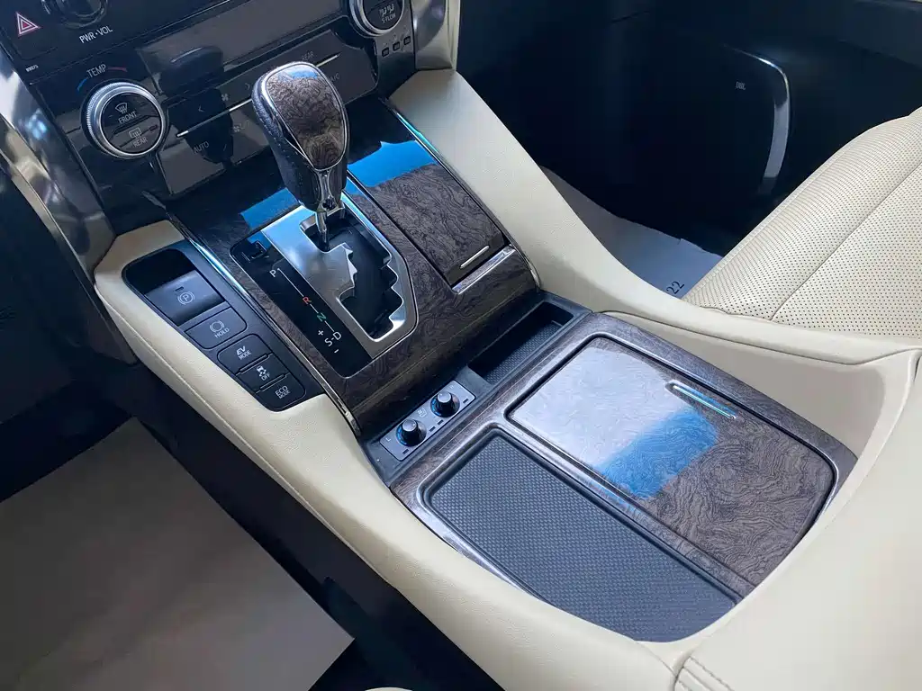 Toyota Alphard — фотографии объявления, Фото 25