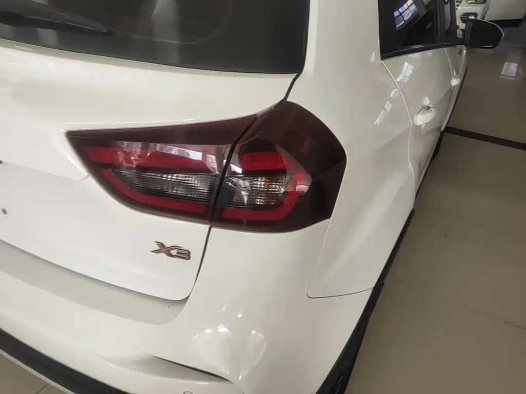 Geely Vision X3 — миниатюра 8