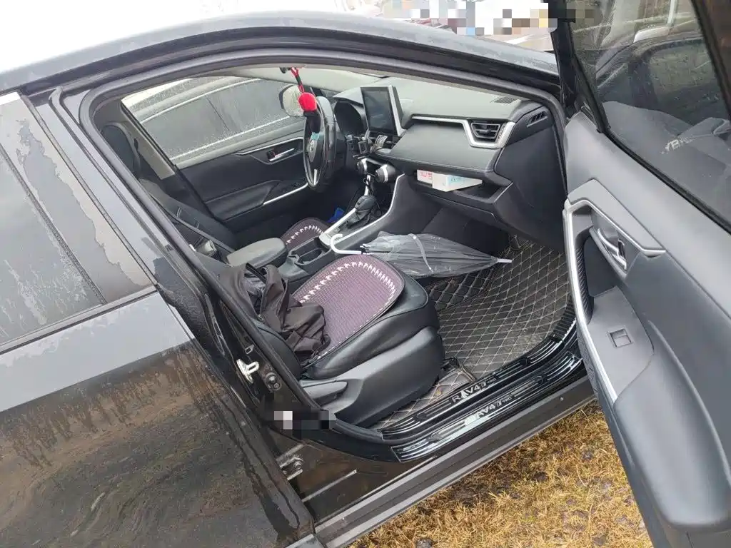 Toyota RAV4 — миниатюра 19