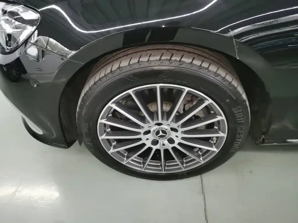Mercedes-Benz E-Class — миниатюра 23