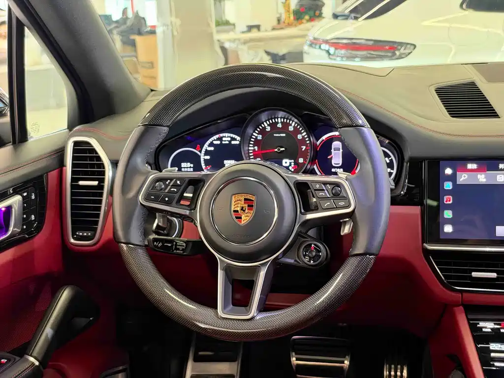 Porsche Cayenne — миниатюра 9