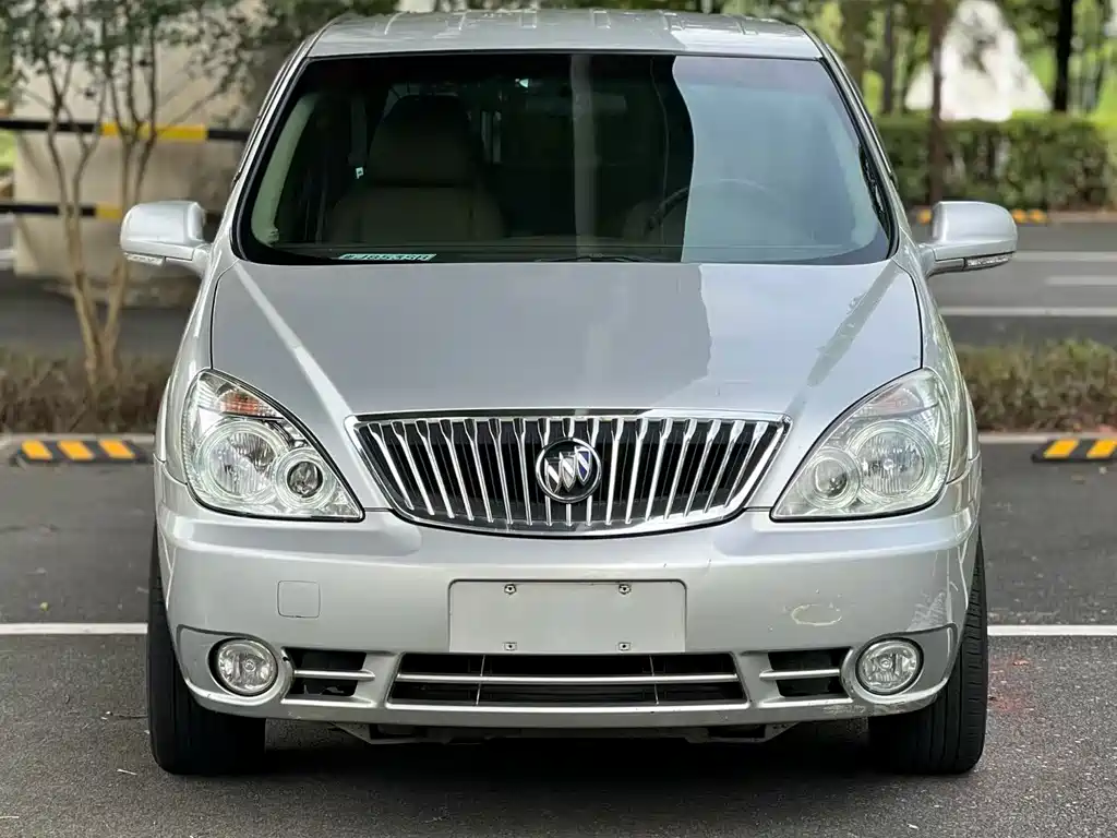 Buick GL8 — миниатюра 3