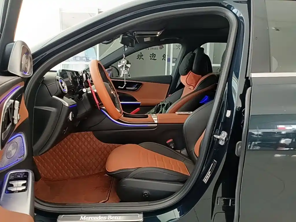 Mercedes-Benz C-Class — миниатюра 16