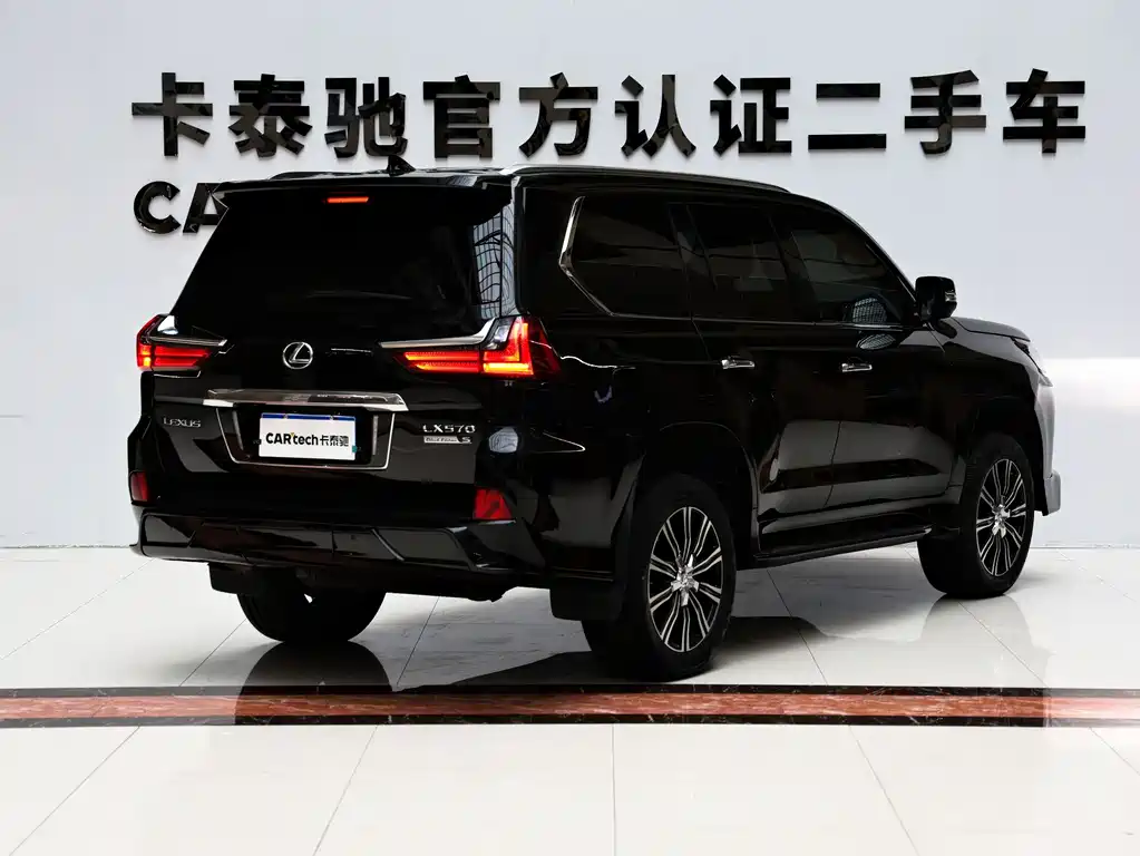 Lexus LX — миниатюра 8