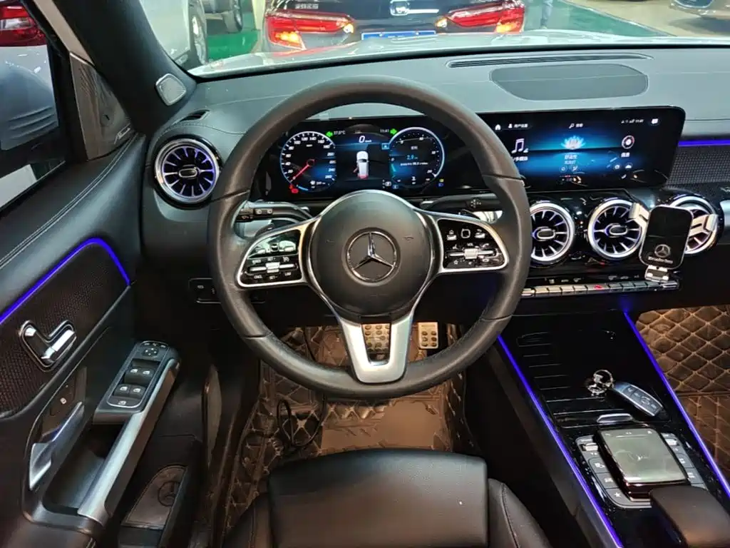 Mercedes-Benz GLB — миниатюра 11