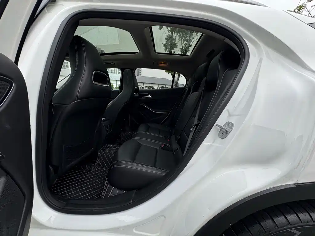 Mercedes-Benz GLA — миниатюра 11