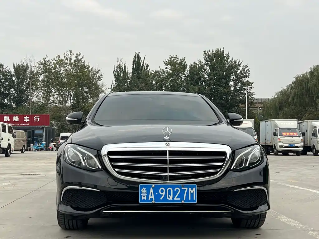 Mercedes-Benz E-Class — миниатюра 2