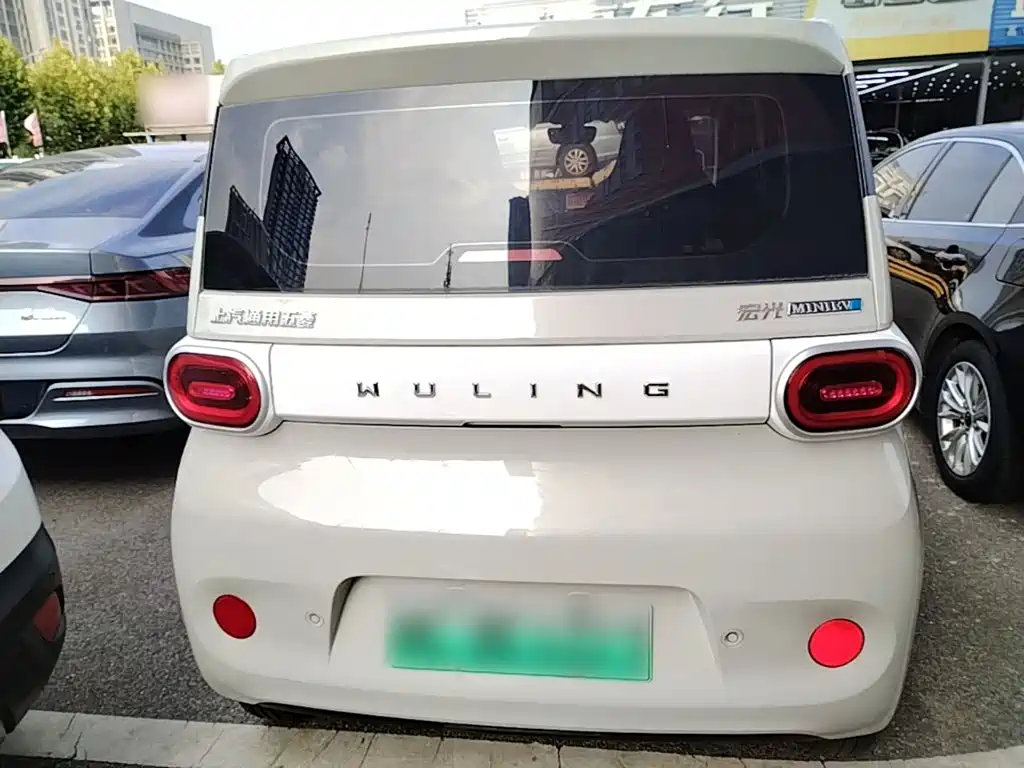 Wuling MINIEV — миниатюра 6
