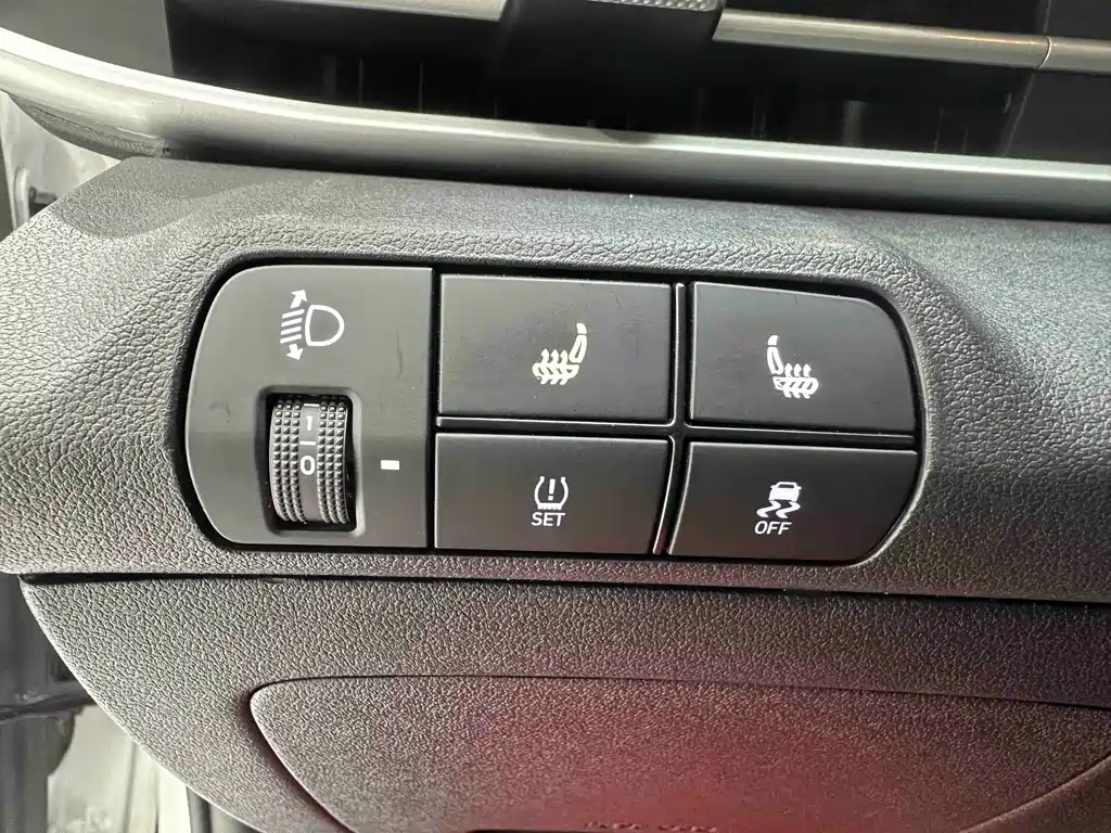 Hyundai Elantra — миниатюра 17