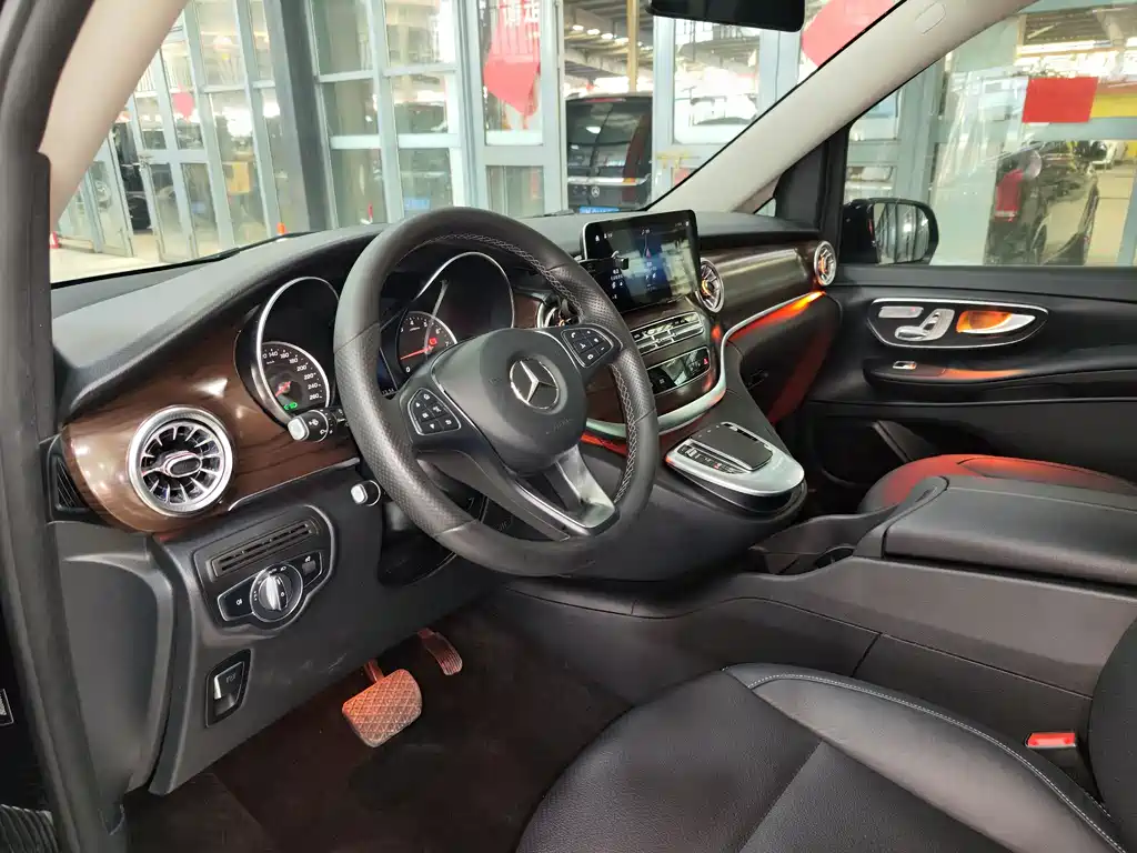 MERCEDES-BENZ V CLASS