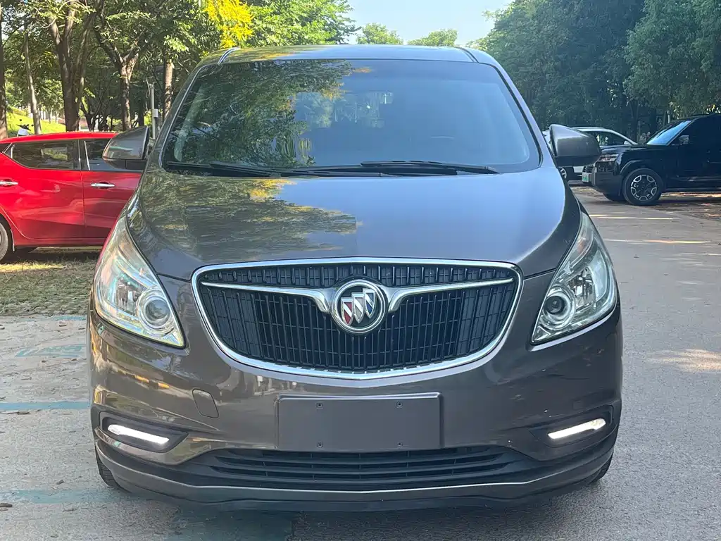 Buick GL8 — миниатюра 2