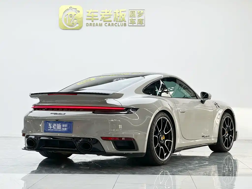 Porsche 911 2023 Turbo S 3.7T