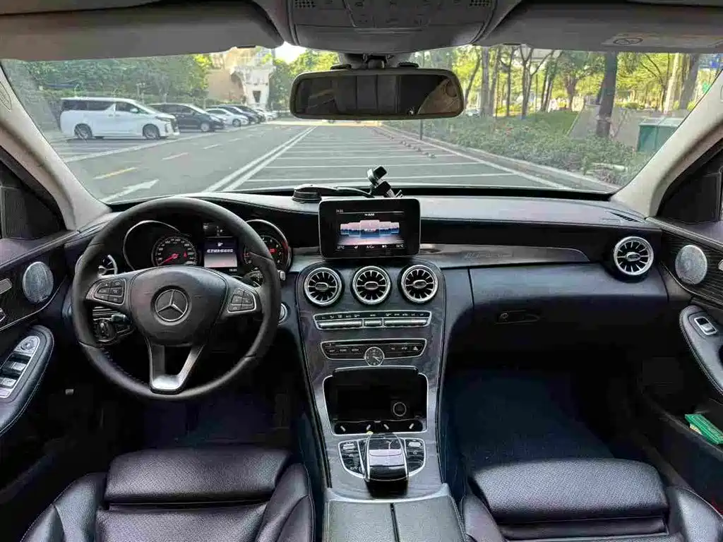 Mercedes-Benz C-Class — миниатюра 7