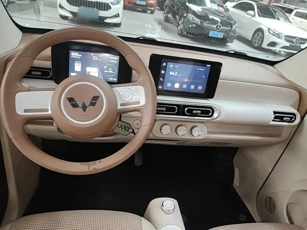 Wuling MINIEV — миниатюра 10