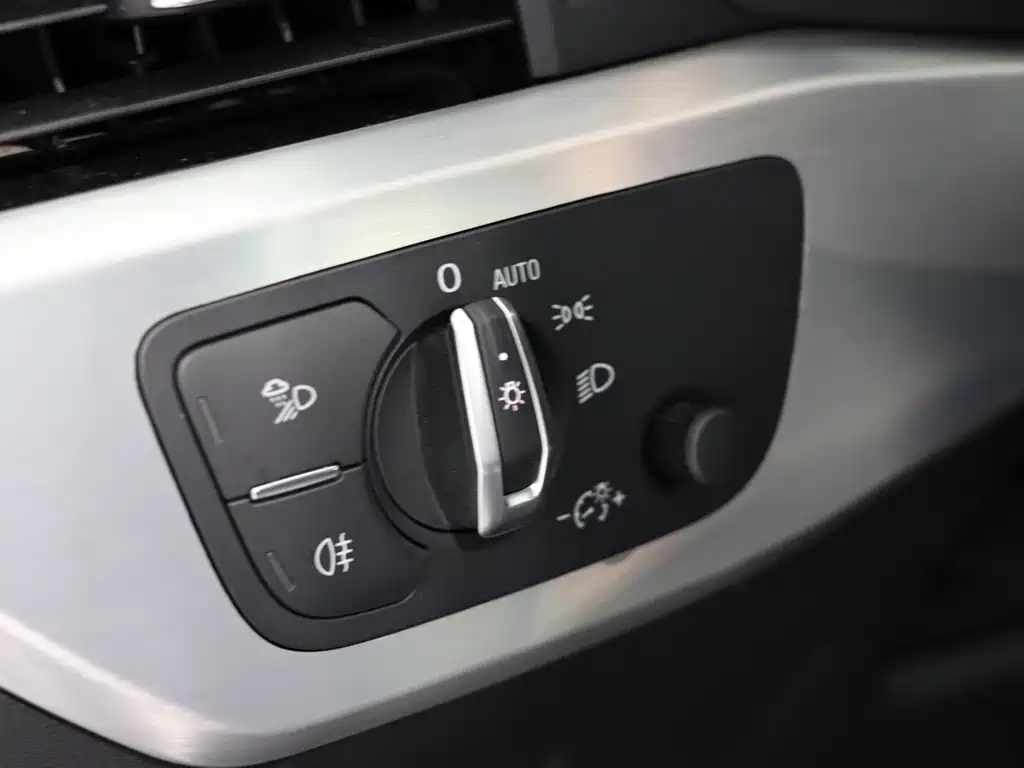 Audi A4L — миниатюра 12