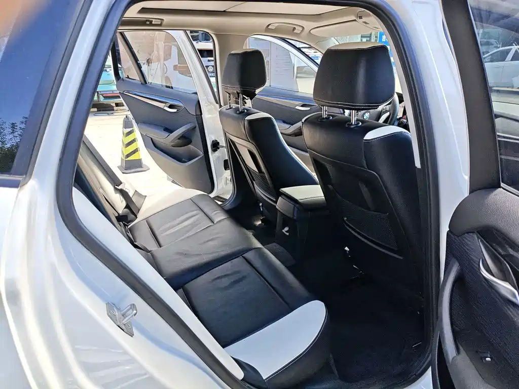 BMW X1 — миниатюра 9