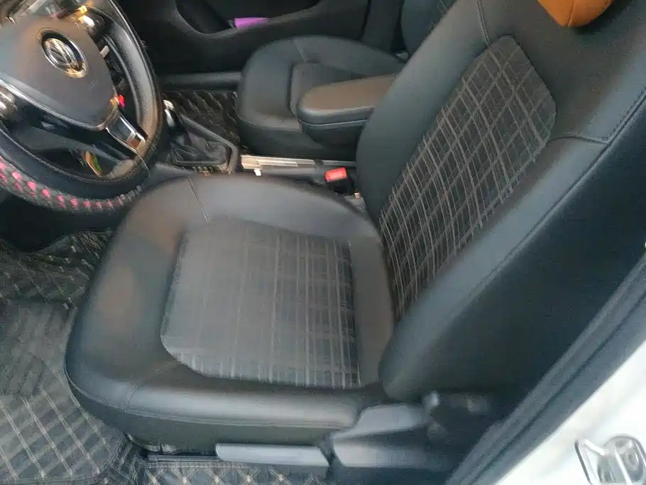 Volkswagen Jetta — миниатюра 9