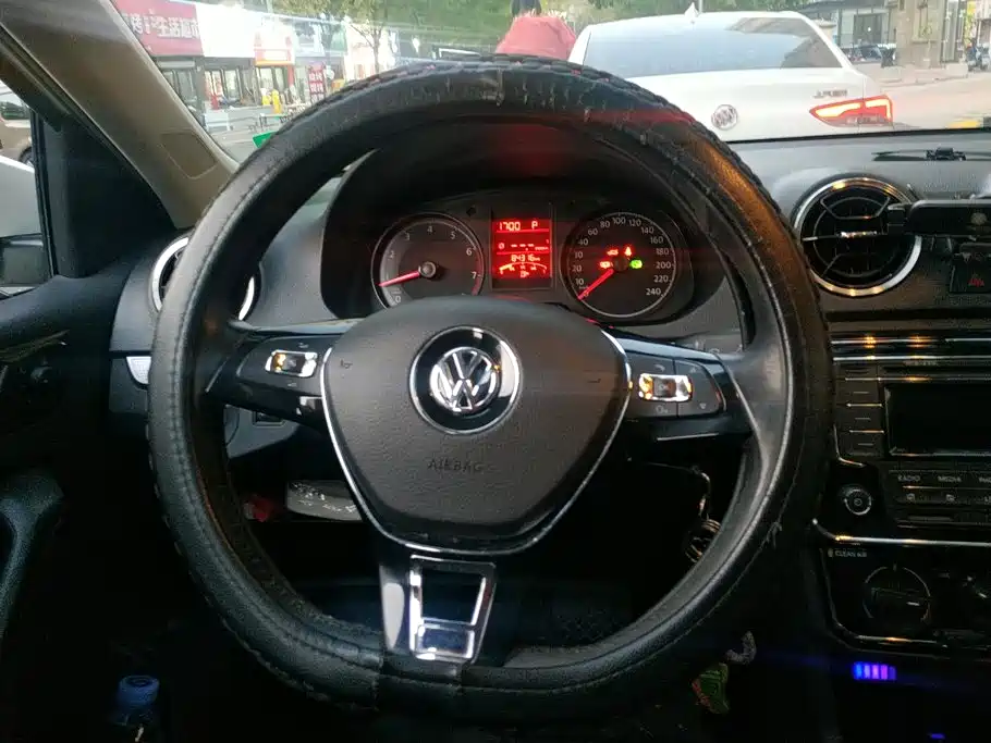 Volkswagen Jetta — миниатюра 15