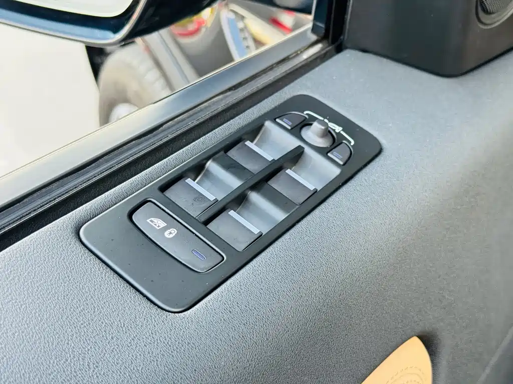 Land Rover Discovery Sport — миниатюра 15