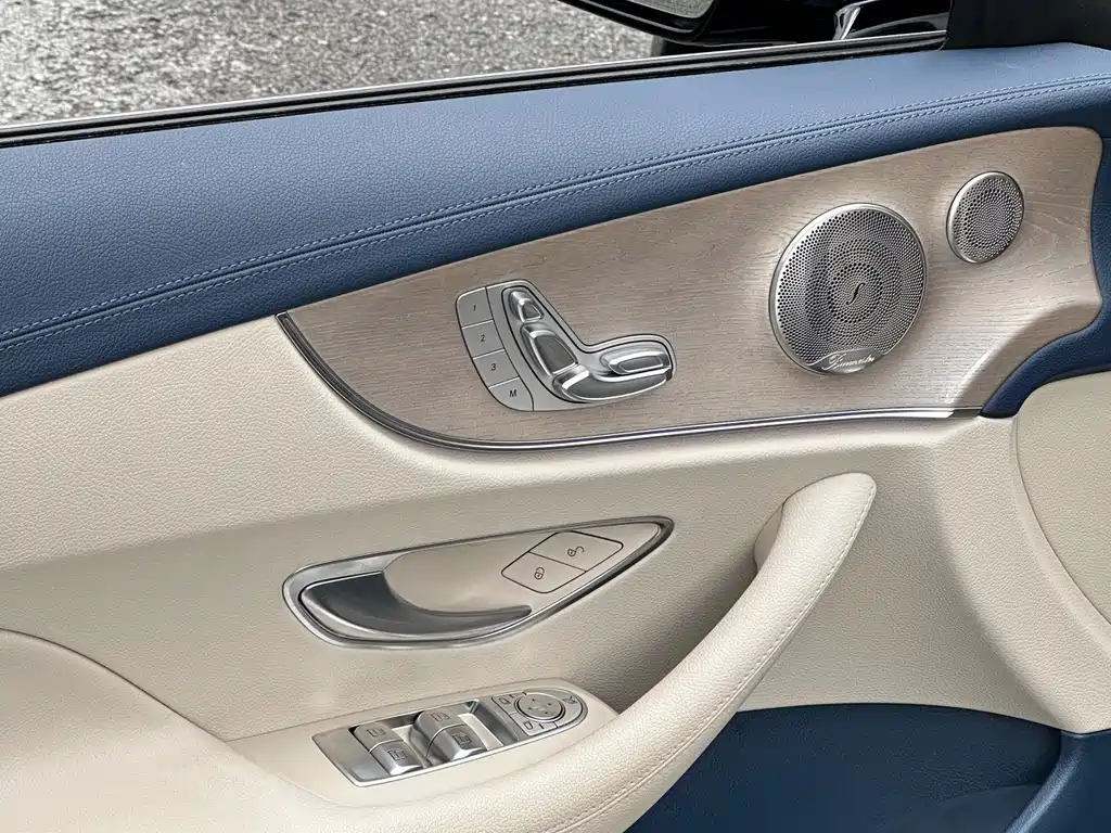 Mercedes-Benz E-Class (Import) — миниатюра 23