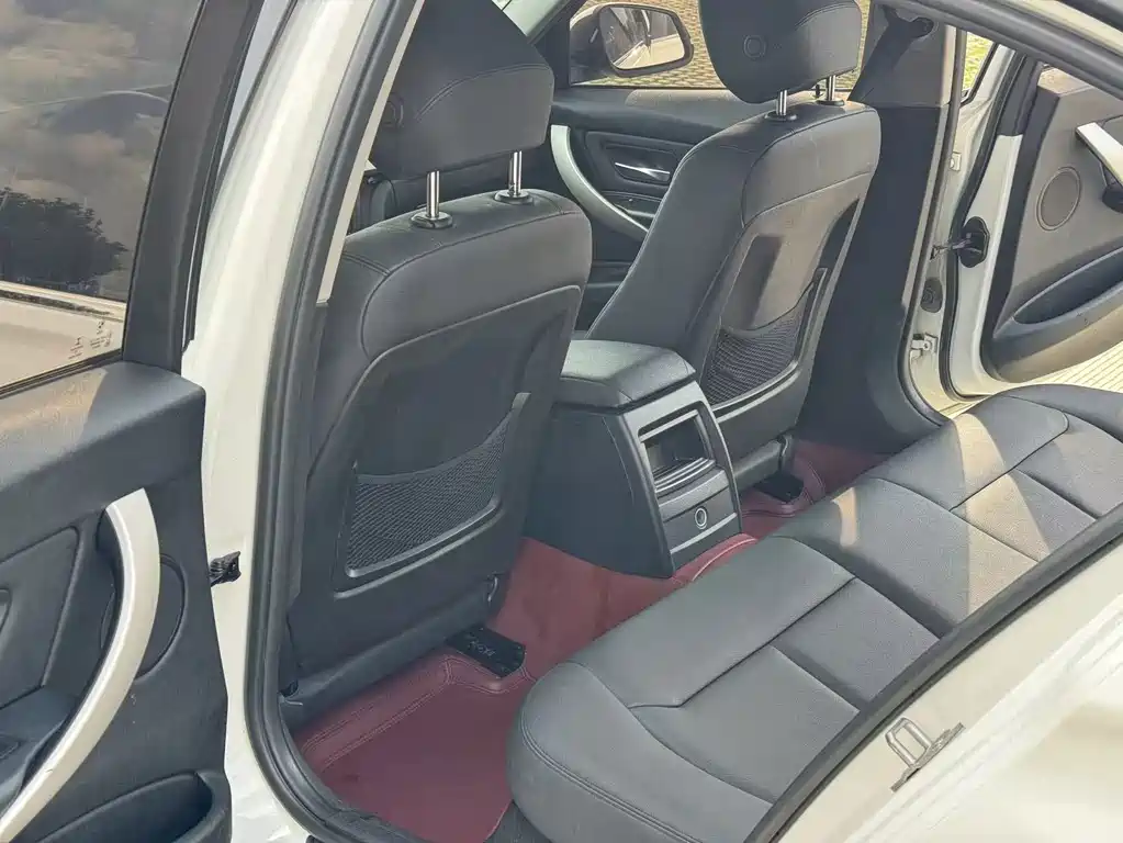 BMW 3 Series — миниатюра 12