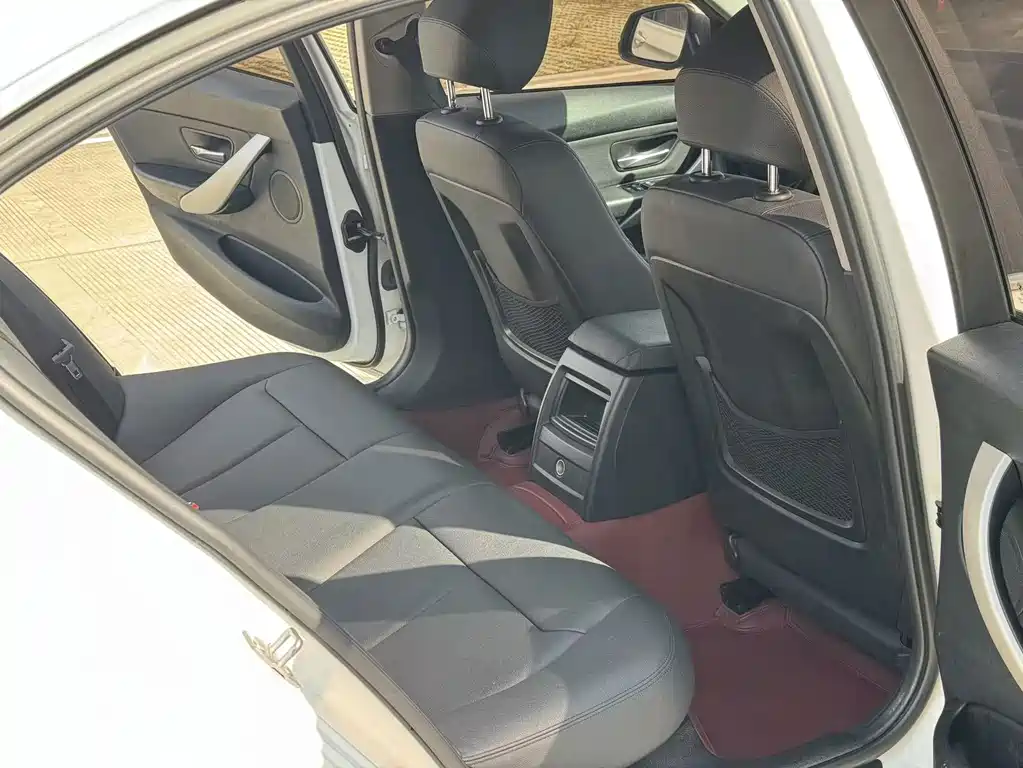 BMW 3 Series — миниатюра 14