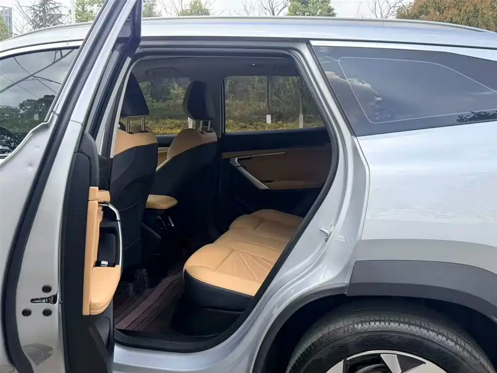 GEELY AUTOMOBILE BOYUE L