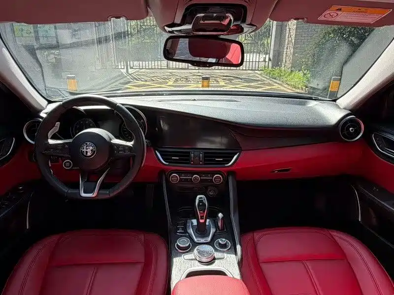 Alfa Romeo Giulia — миниатюра 5