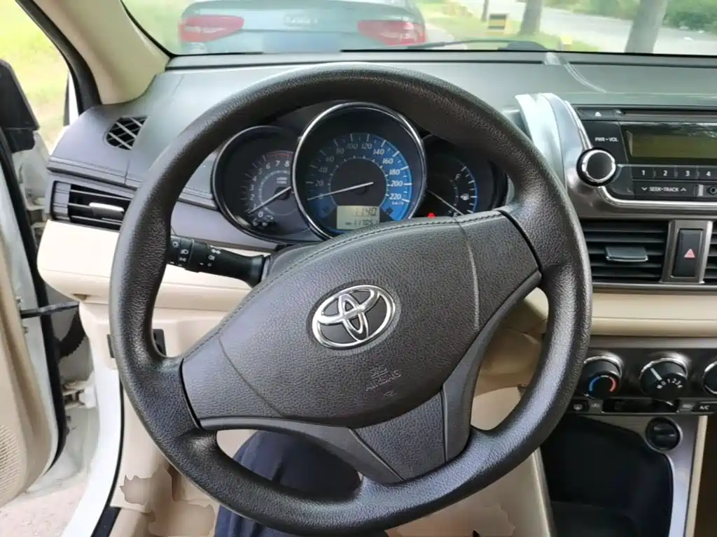 Toyota Yaris L — миниатюра 11