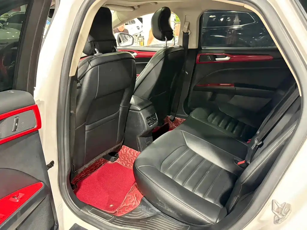 Ford Mondeo — миниатюра 7