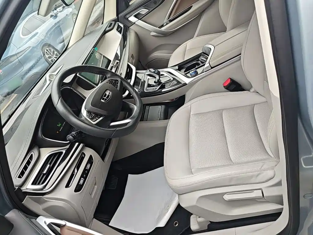 Geely Jia Ji New Energy — миниатюра 9