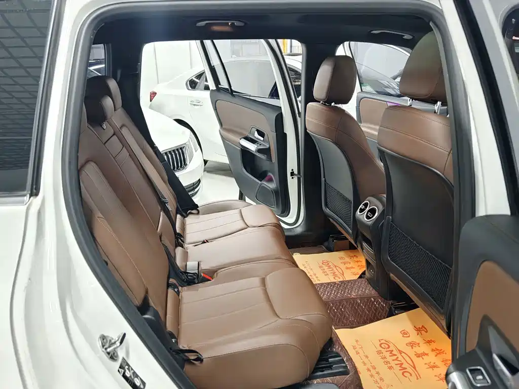 Mercedes-Benz GLB — миниатюра 10