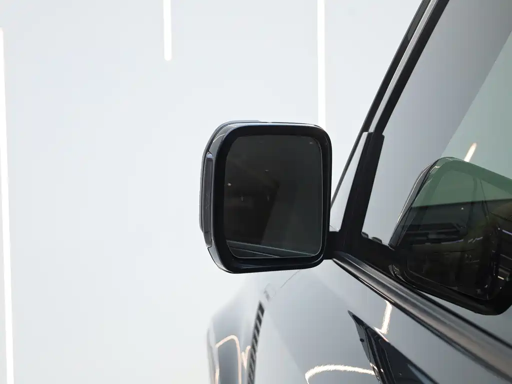 Land Rover Defender — миниатюра 9