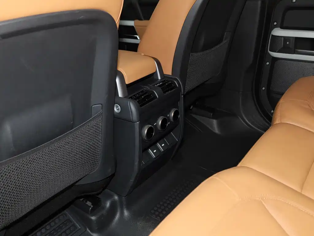 Land Rover Defender — миниатюра 12