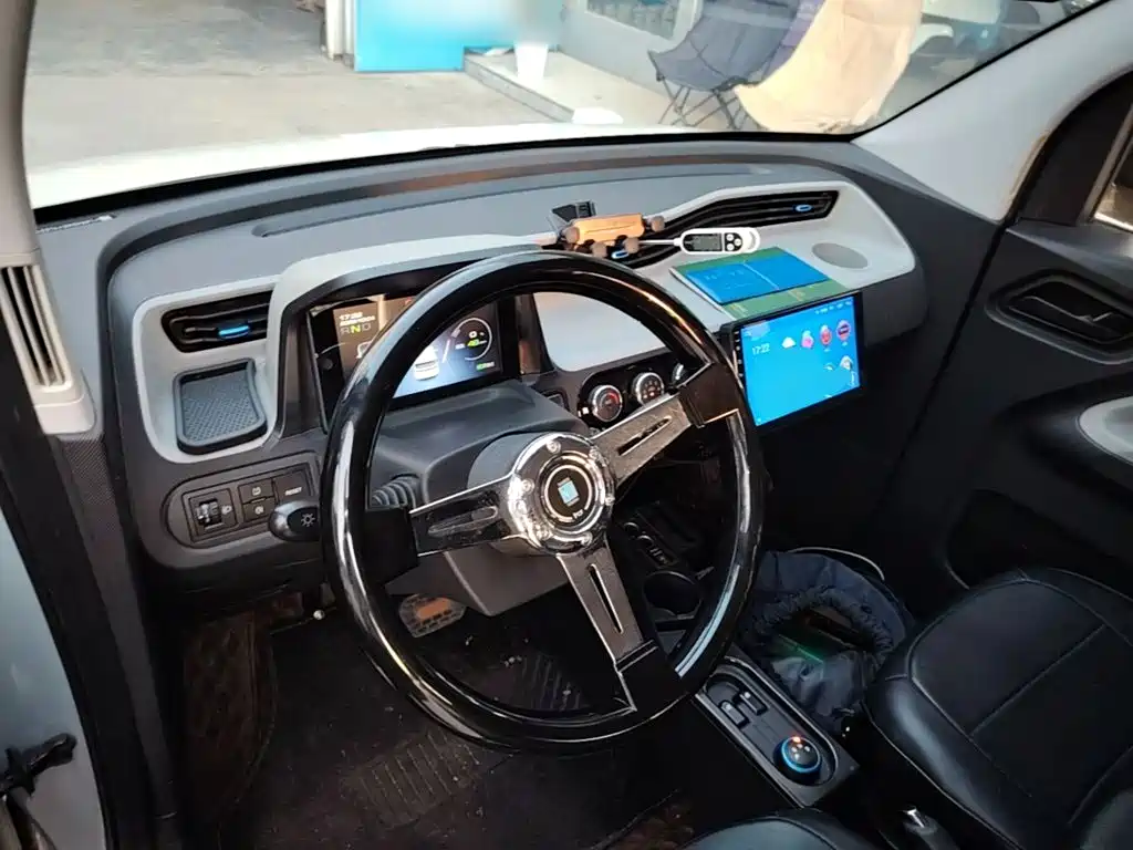 Wuling MINIEV — миниатюра 10