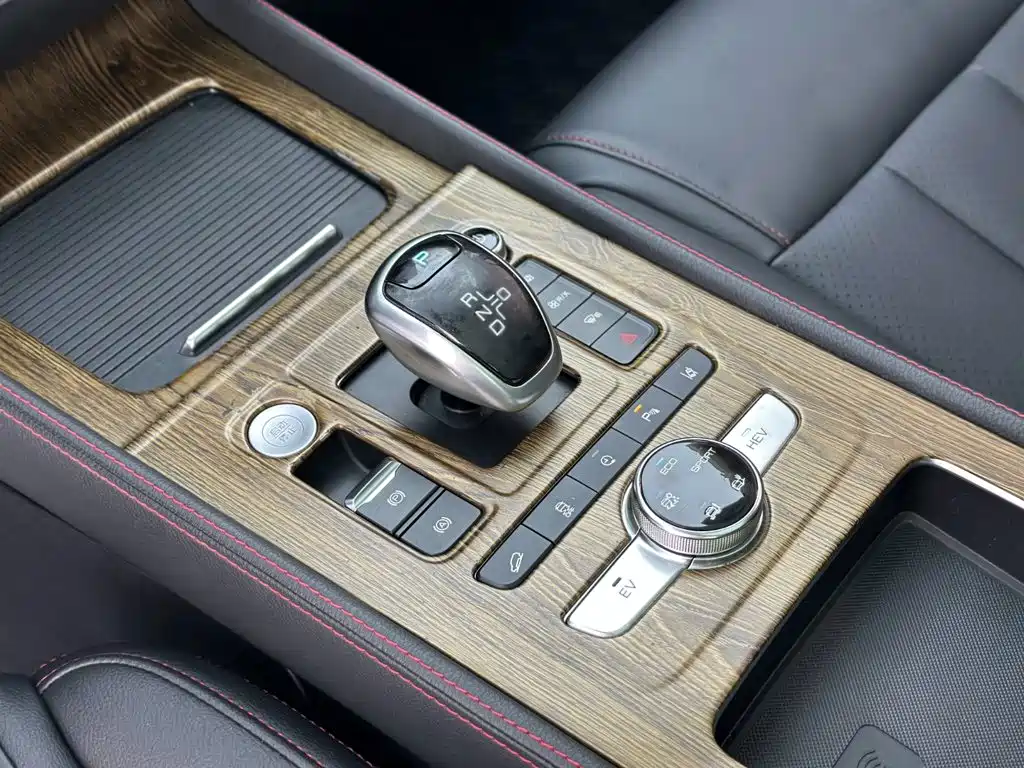 BYD Tang New Energy — миниатюра 19