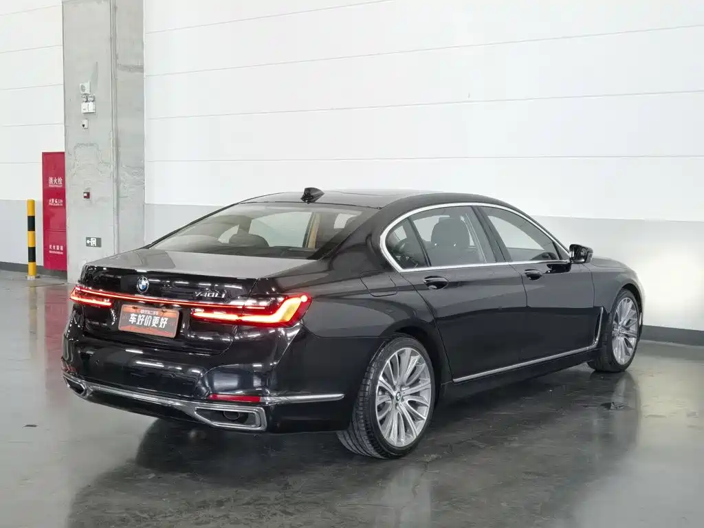 BMW 7 Series — миниатюра 2