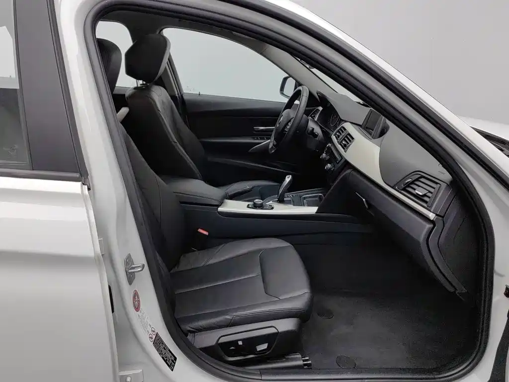 BMW 3 Series — миниатюра 23