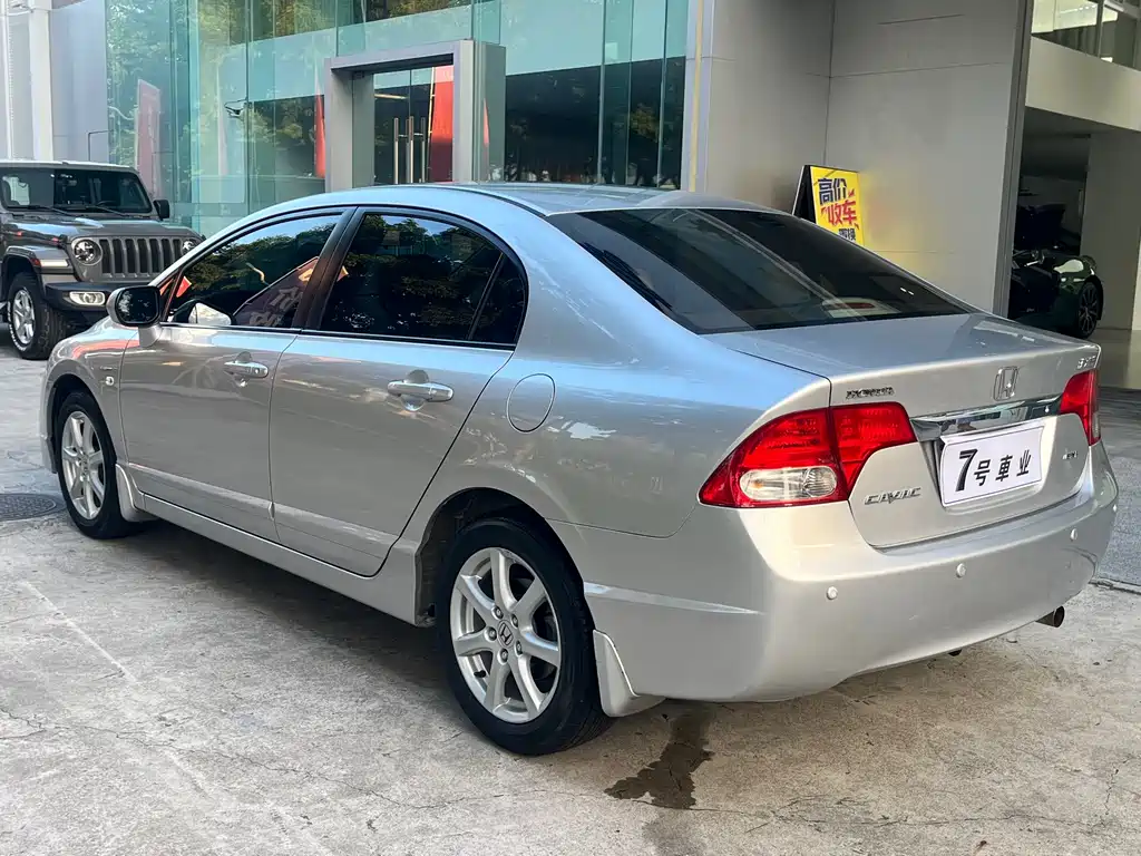 Honda Civic — миниатюра 4