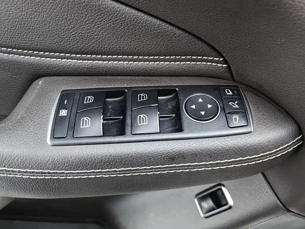 Mercedes-Benz GLE (Import) — миниатюра 9