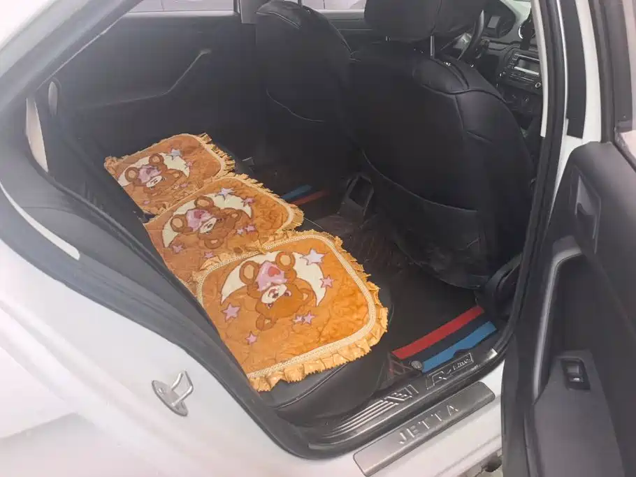 Volkswagen Jetta — миниатюра 11