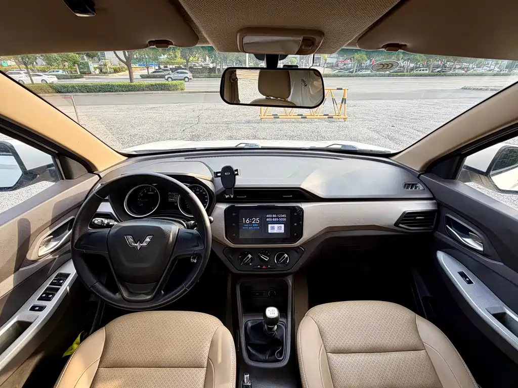 Wuling Hongguang — миниатюра 5