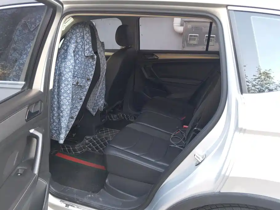 Volkswagen Tiguan L — миниатюра 11