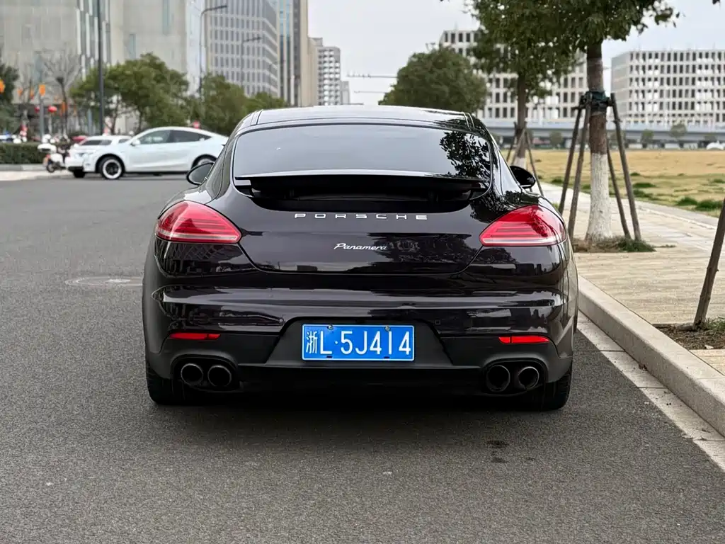 PORSCHE PANAMERA