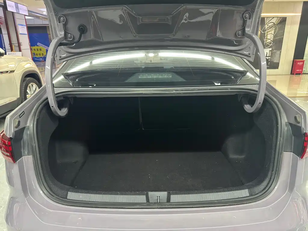 Volkswagen Lavida — миниатюра 13